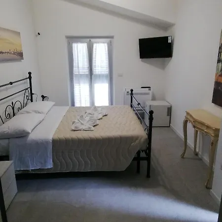 A Casa Di Cinzia ホームステイ ピネート