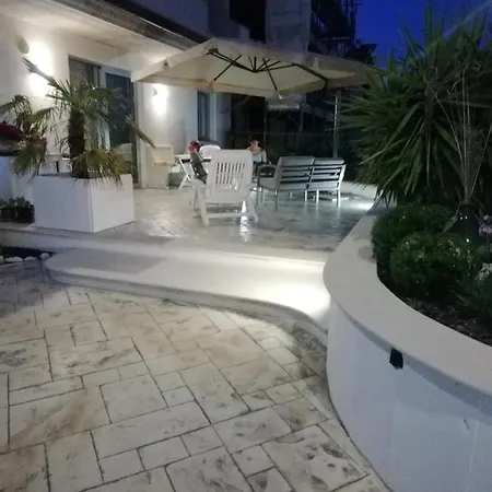 A Casa Di Cinzia ホームステイ