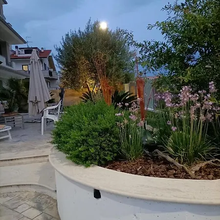A Casa Di Cinzia ホームステイ ピネート