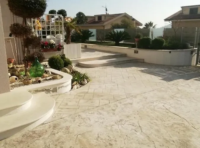 A Casa Di Cinzia Alloggio in famiglia *